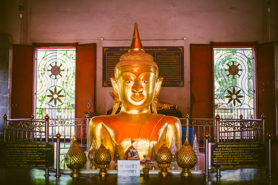 Wat Phra Thong  Thailand Holiday