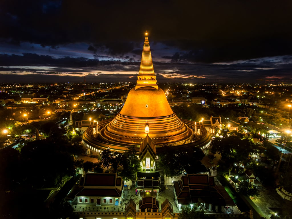 Big Golden Temple Bangkok - Wat Saket poi Thailand Holiday