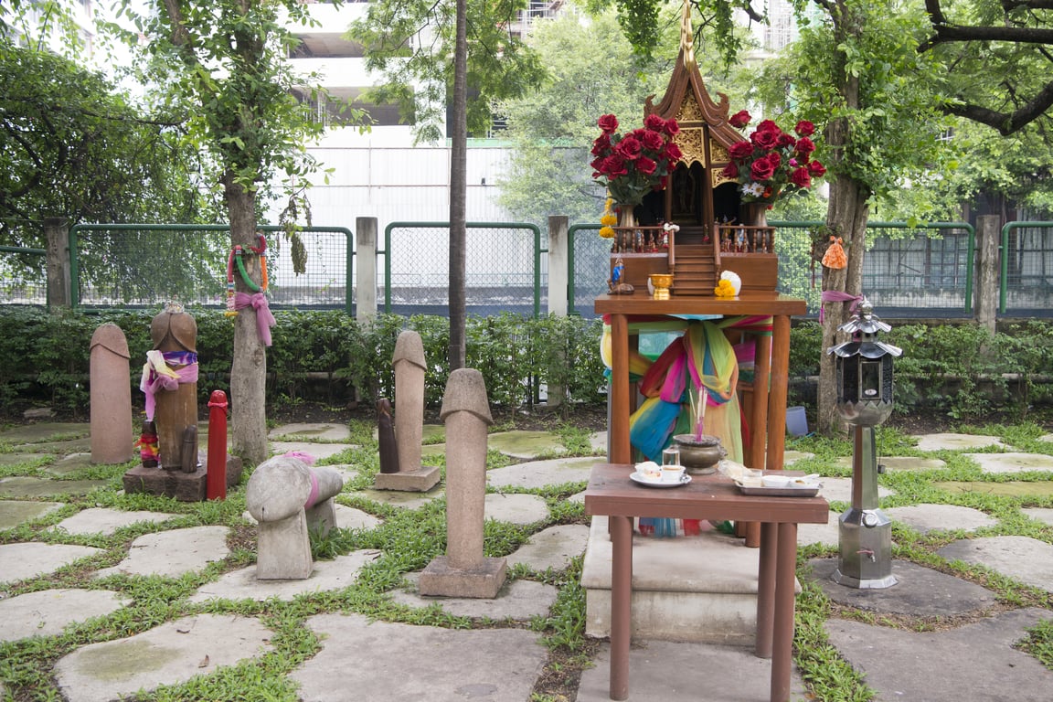 Phallic Shrine Bangkok poi Thailand Holiday