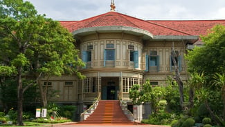 Holiday in Vimanmek Mansion poi in Thailand