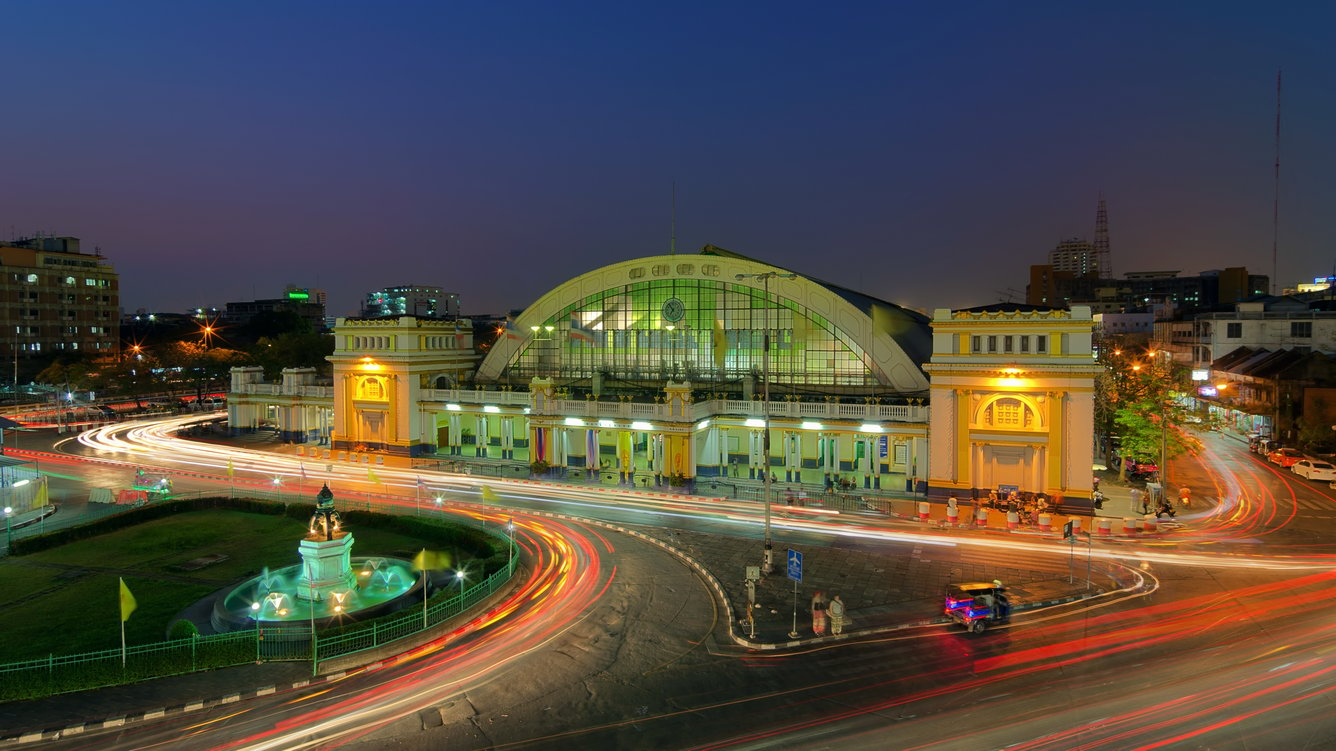 Bangkok Hua Lamphong Railway Station  Thailand Holiday