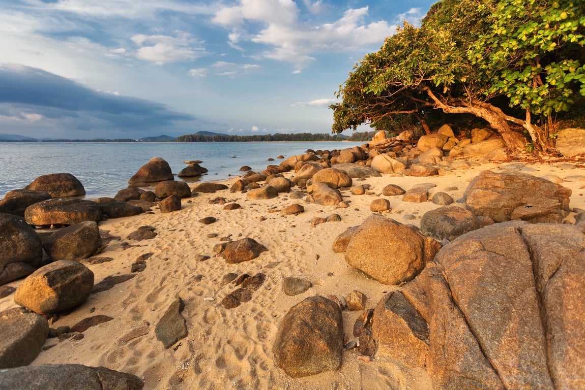 Nai Yang Beach poi Thailand Holiday