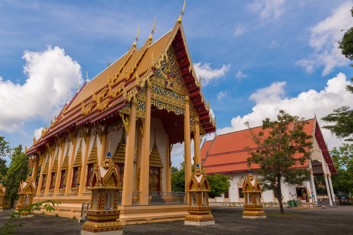 Wat Phra Thong poi Thailand Holiday